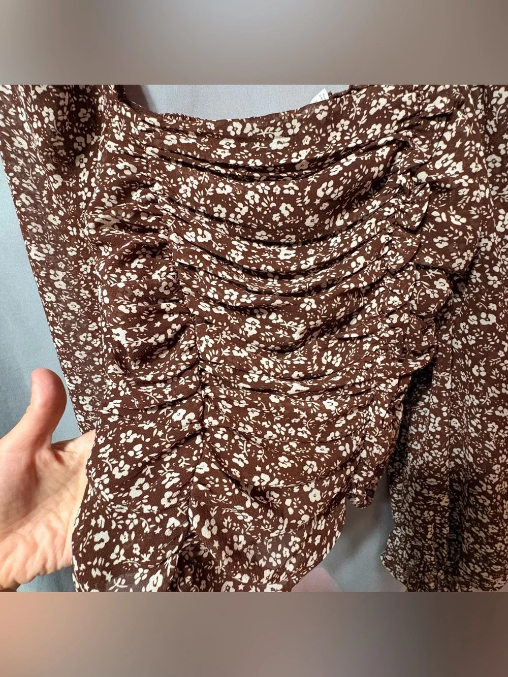 ASTR Tonina Ditsy Ivory Brown Floral Ruched Square-Neck Puff Sleeve Top